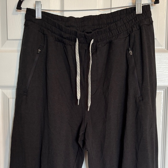 Vuori Other - Vuori Black Sweatpants with White Drawstring